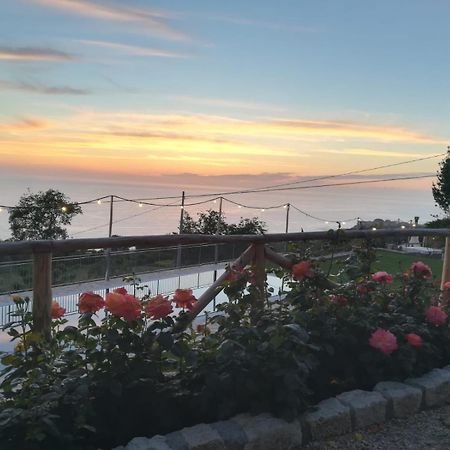 Borgo Rosso Di Sera Resort ซานลูซิโด ภายนอก รูปภาพ