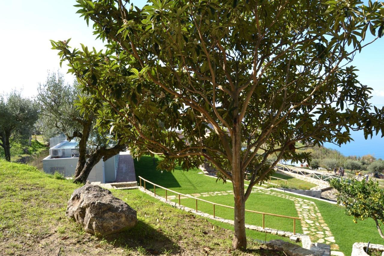 Borgo Rosso Di Sera Resort ซานลูซิโด ภายนอก รูปภาพ