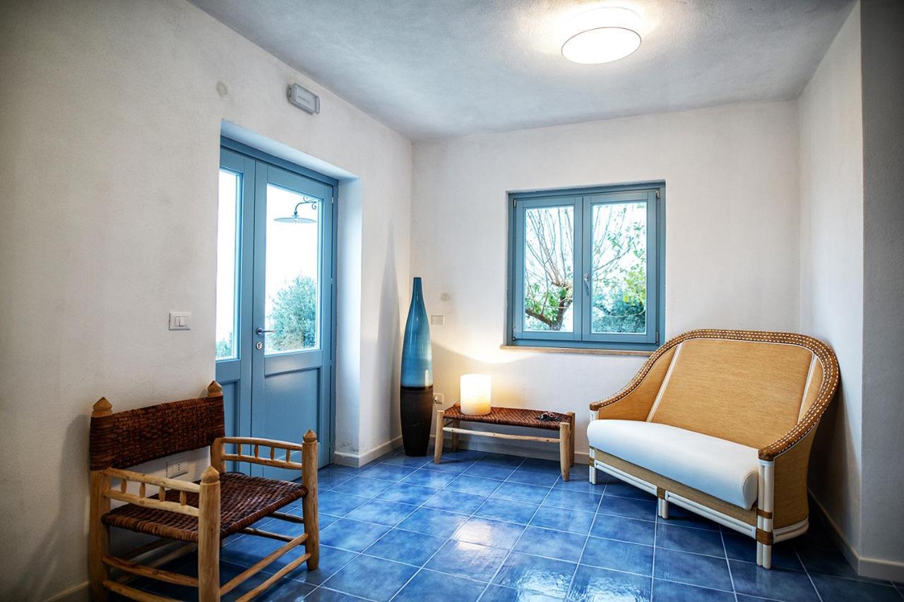 Borgo Rosso Di Sera Resort ซานลูซิโด ภายนอก รูปภาพ