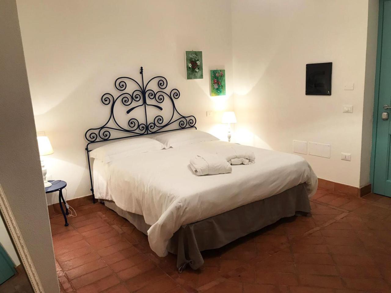 Borgo Rosso Di Sera Resort ซานลูซิโด ภายนอก รูปภาพ