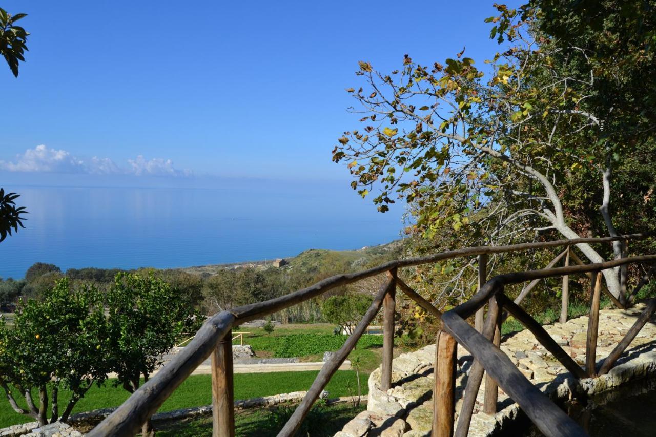 Borgo Rosso Di Sera Resort ซานลูซิโด ภายนอก รูปภาพ