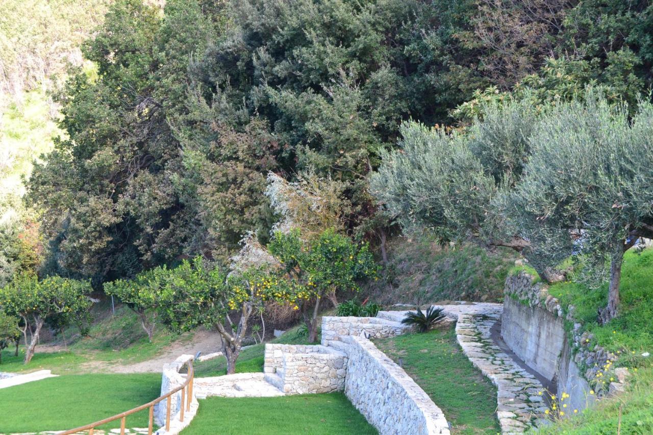 Borgo Rosso Di Sera Resort ซานลูซิโด ภายนอก รูปภาพ